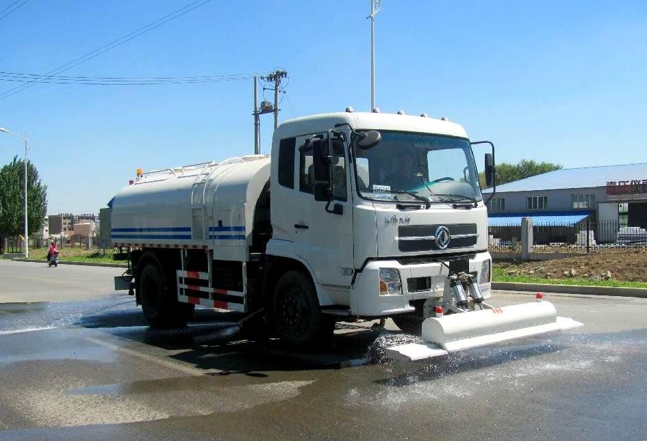 天锦路面清洗车