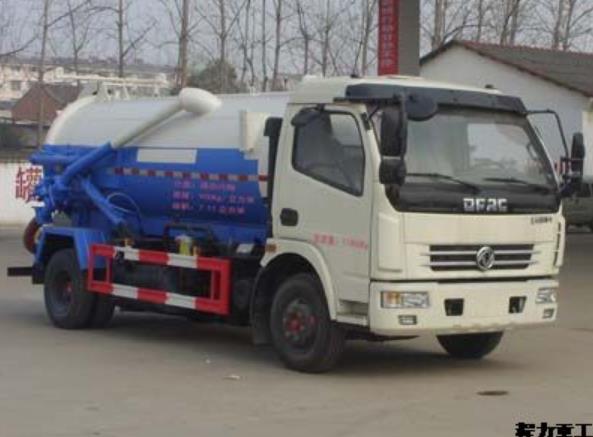 5方吸污车