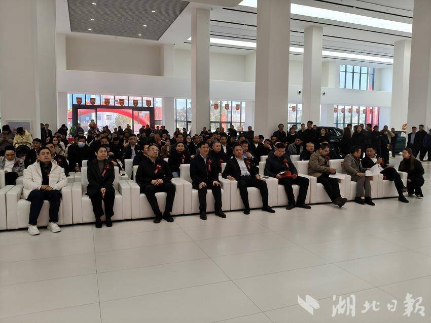 中德联创（嘉鱼）汽车商城盛大开业暨2025年