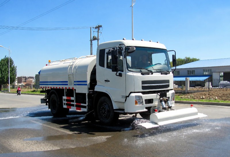 P06_047_天锦路面清洗车_图01_去Logo.jpg