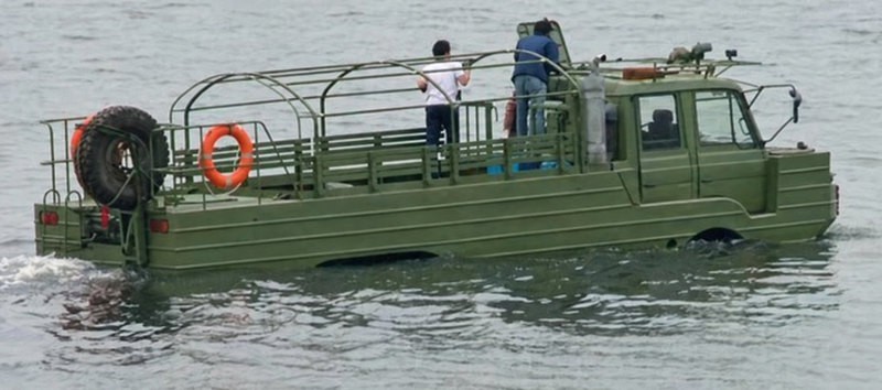 P17_149_水陆两栖救援工程车_图06_去Logo.jpg